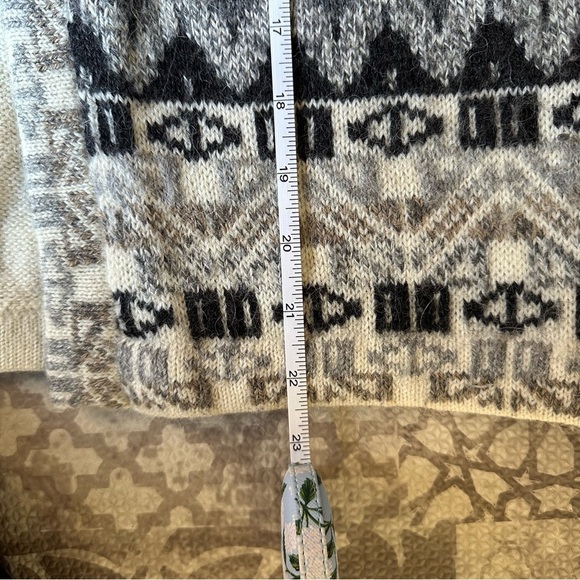 Vintage Alpaca Wool Handknit Open Knit Vest Peruvian Tribal Size Medium - Picture 8 of 8